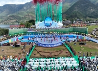 千年民俗焕新彩 2025年凉山州首届泸沽湖转山转海节启幕