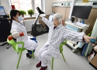 中国多地推进“银发族”身边的适老化改造