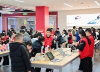 新华鲜报丨“新国补”落地首周！消费市场“焕新”