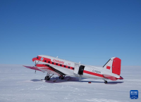 10年航程80万公里！中国“雪鹰601”飞机翱翔南极